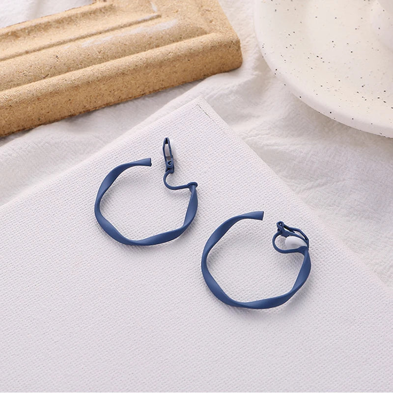 Fashion Interweave Twist Circle Geometric Round Hoop Clip on Earrings for Women Accessories Retro No Pierced Earrings Jewelry