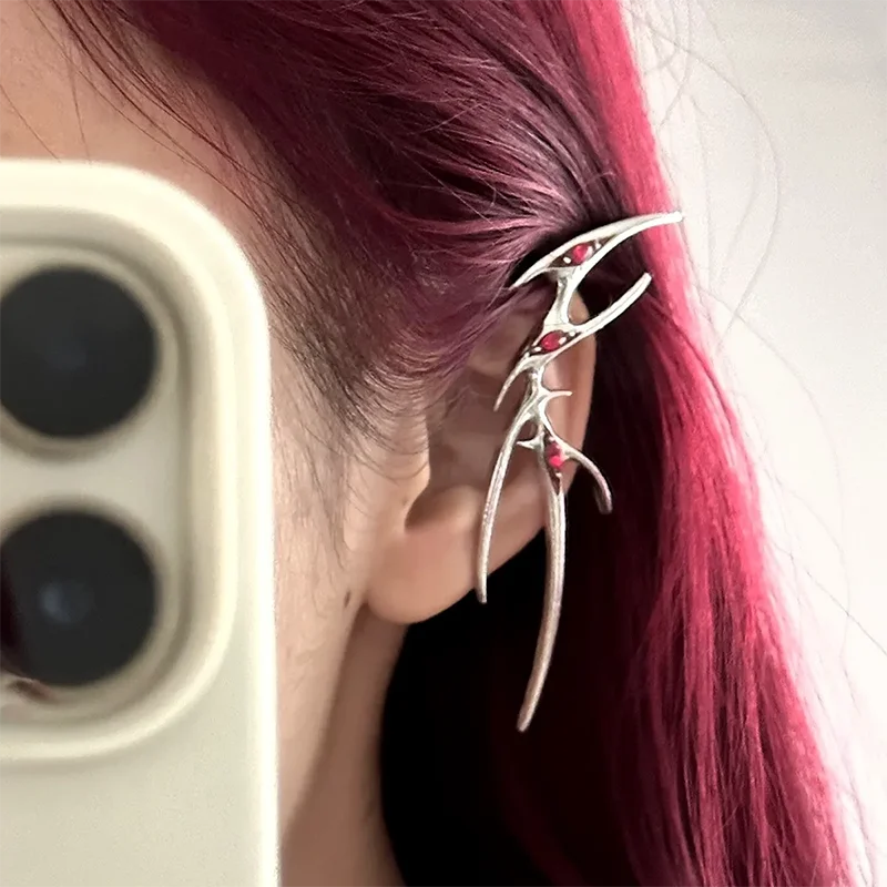 Gothic Metal Butterfly Ear Clip Hip Hop Punk Girl Cosplay Without Piercing Elf Earring Jewelry Dancing Party Accessories Gifts