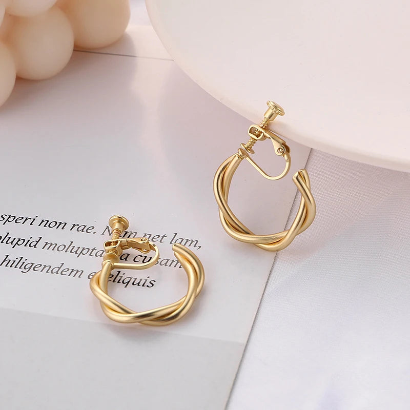 Fashion Interweave Twist Circle Geometric Round Hoop Clip on Earrings for Women Accessories Retro No Pierced Earrings Jewelry