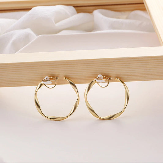 Fashion Interweave Twist Circle Geometric Round Hoop Clip on Earrings for Women Accessories Retro No Pierced Earrings Jewelry
